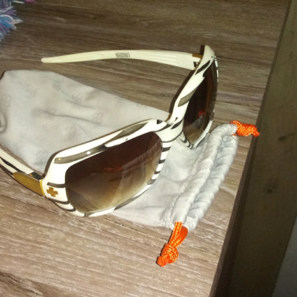 Spy wear zebra sunglasses perfect contition
